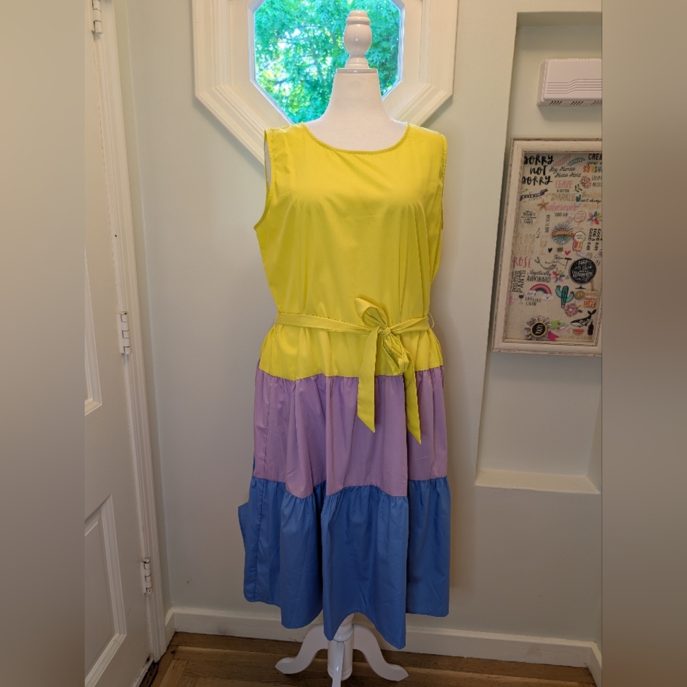 Colorful Sleeveless Dress with Bow
